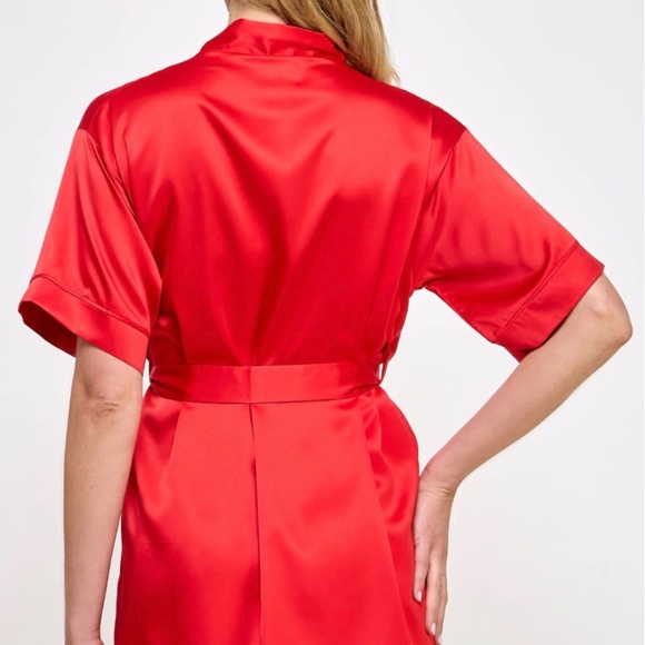 Getting Ready Robe - Picture 2 of 3